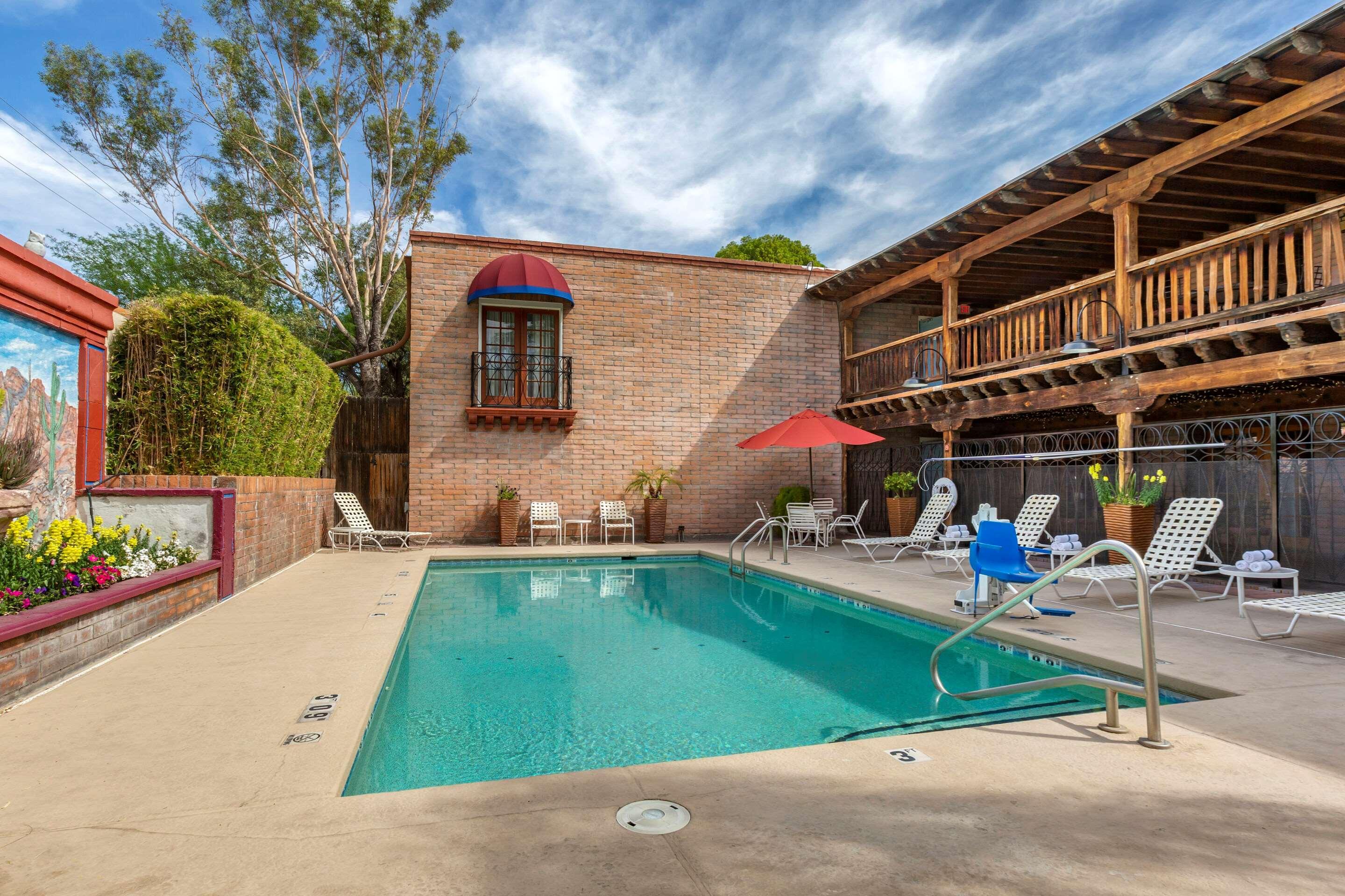 Comfort Suites At Sabino Canyon Тусон Екстериор снимка