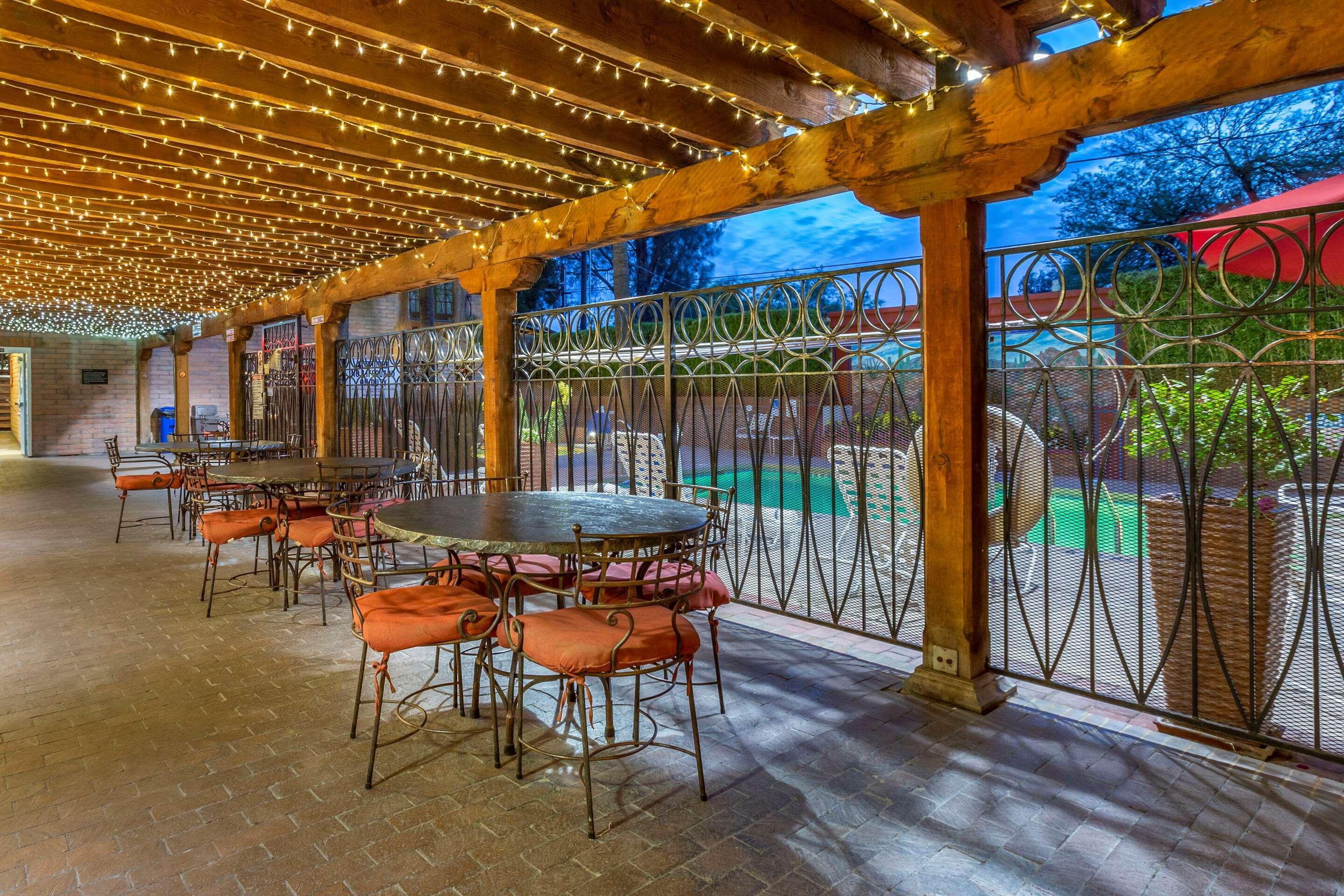 Comfort Suites At Sabino Canyon Тусон Екстериор снимка