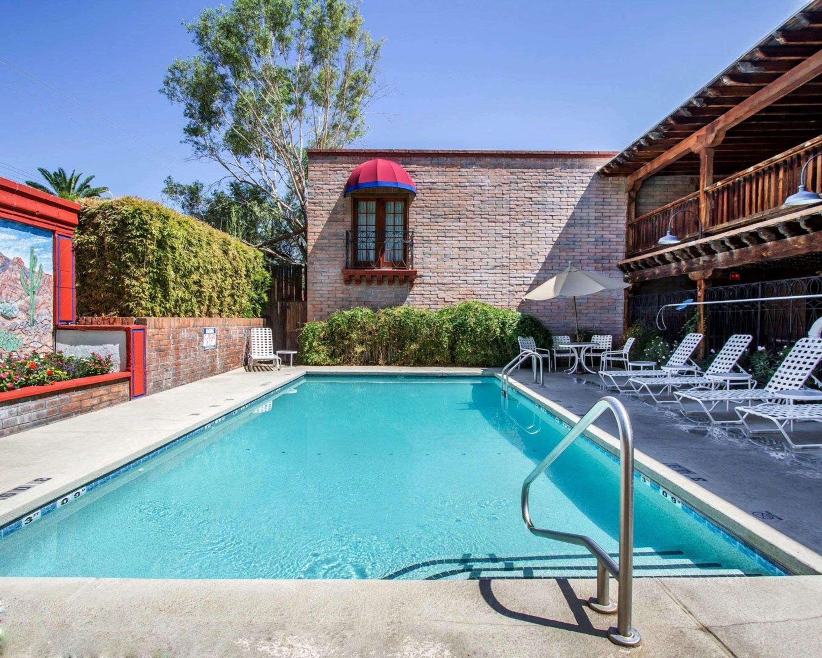 Comfort Suites At Sabino Canyon Тусон Екстериор снимка