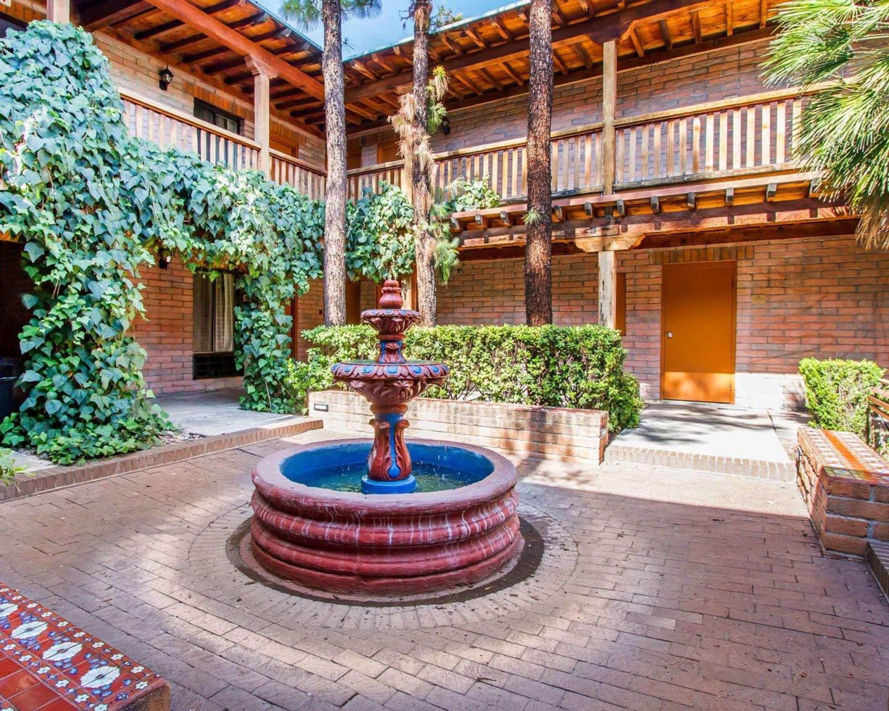 Comfort Suites At Sabino Canyon Тусон Екстериор снимка
